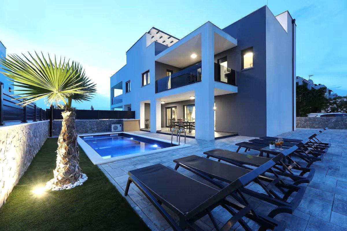 Modernes Haus mit Pool und Dachterrasse, Vrsi-Mulo, Kroatien