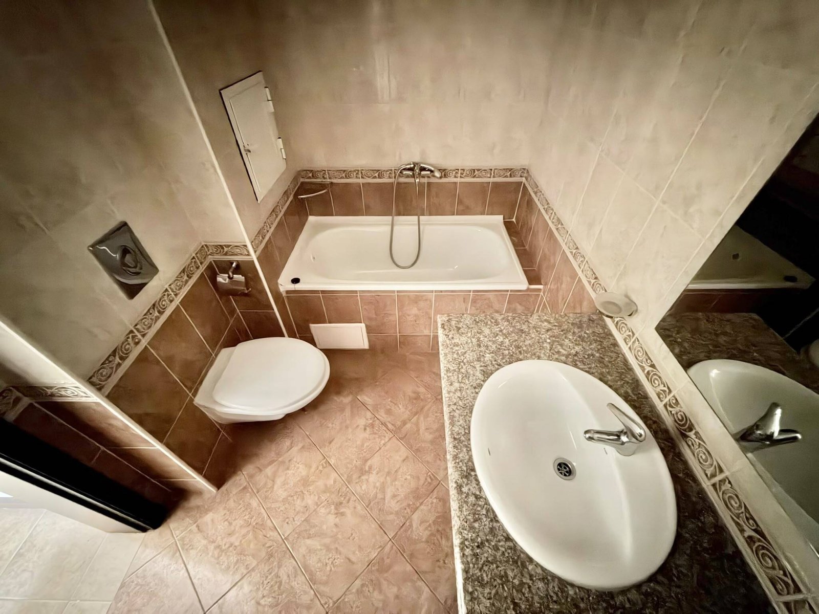 1-Schlafzimmer-Apartment in erster Meereslinie im Sunset Resort in Pomorie, Bulgarien