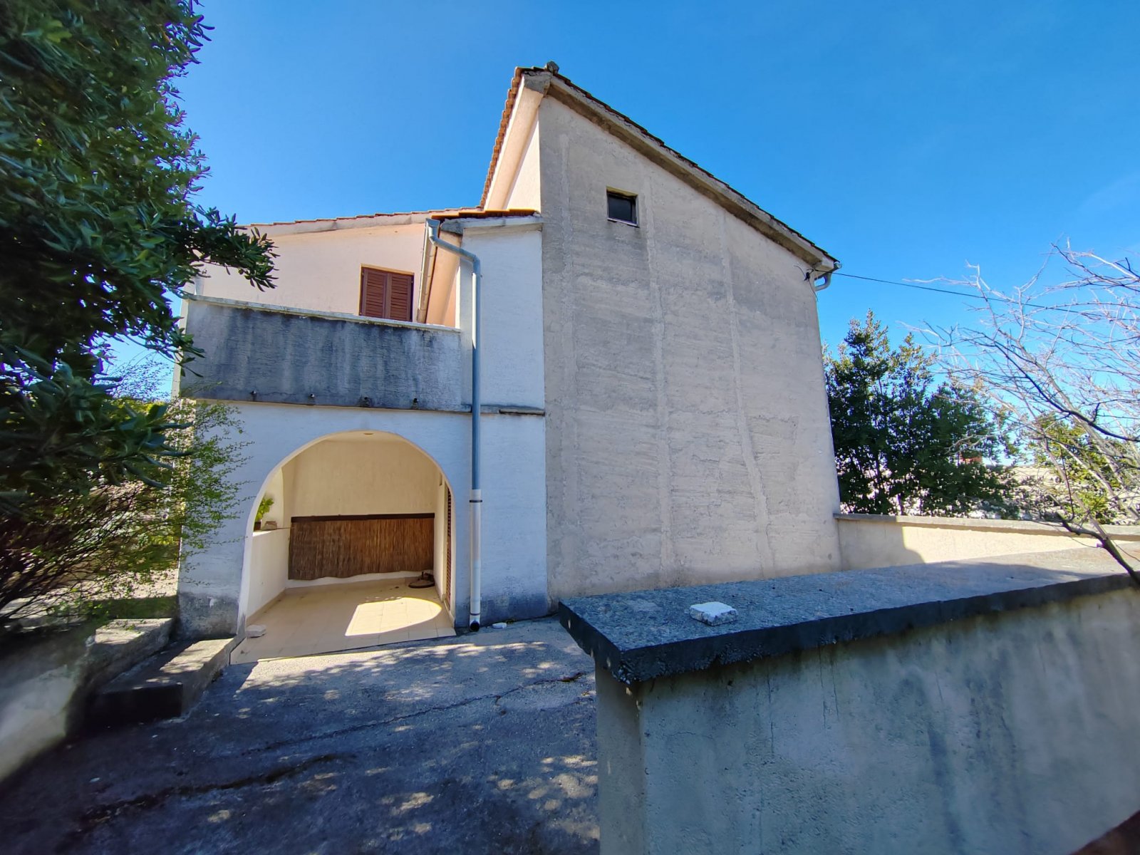 Möbliertes Haus mit Garten und Meerblick, Njivice, Kroatien