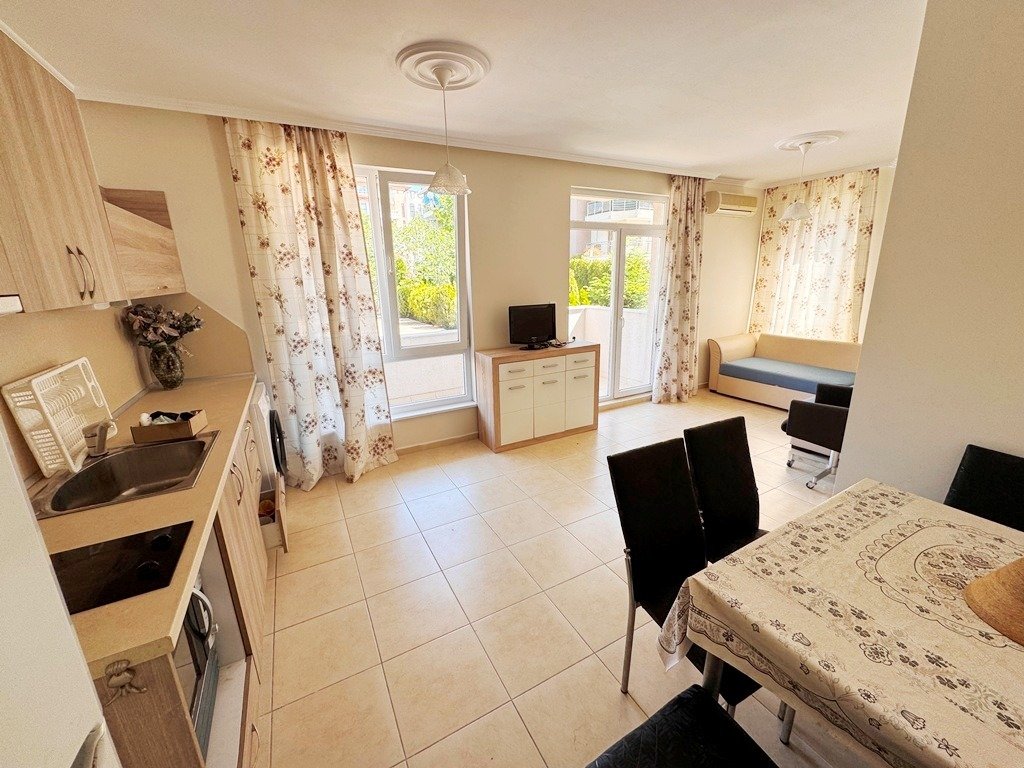 2-Zimmer-Apartment mit Poolblick im Komplex Persani 3, Sonnenstrand, Bulgarien