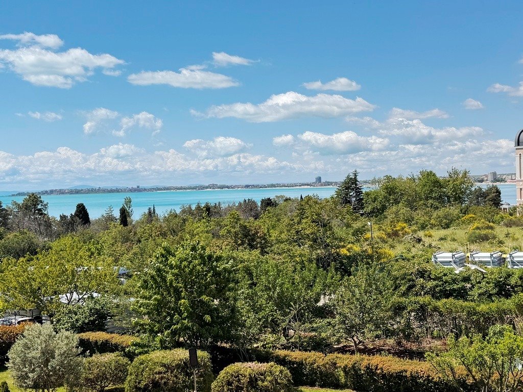 3-Zimmer-Apartment mit 2 Schlafzimmern und Meerblick im Komplex Yalta, Sveti Vlas, Bulgarien