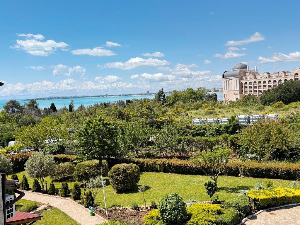3-Zimmer-Apartment mit 2 Schlafzimmern und Meerblick im Komplex Yalta, Sveti Vlas, Bulgarien