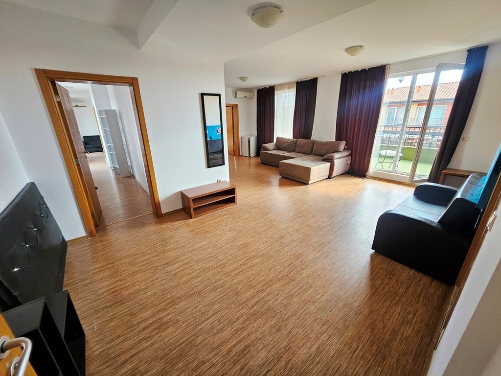 4-Zimmer-Apartment mit 3 Schlafzimmern und großer Terrasse im Komplex Sunny View Central, Sonnenstrand, Bulgarien