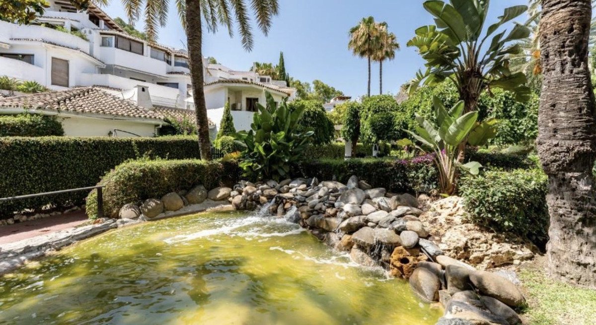 Geräumige Ferienwohnung mit touristischer Lizenz direkt am Strand von Elviria, Spanien