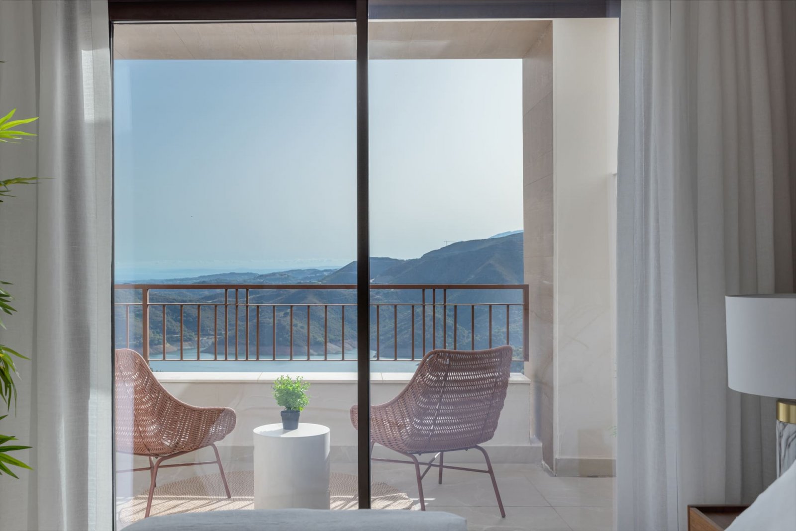 Elegantes Stadthaus mit Meerblick, Cerros del Lago