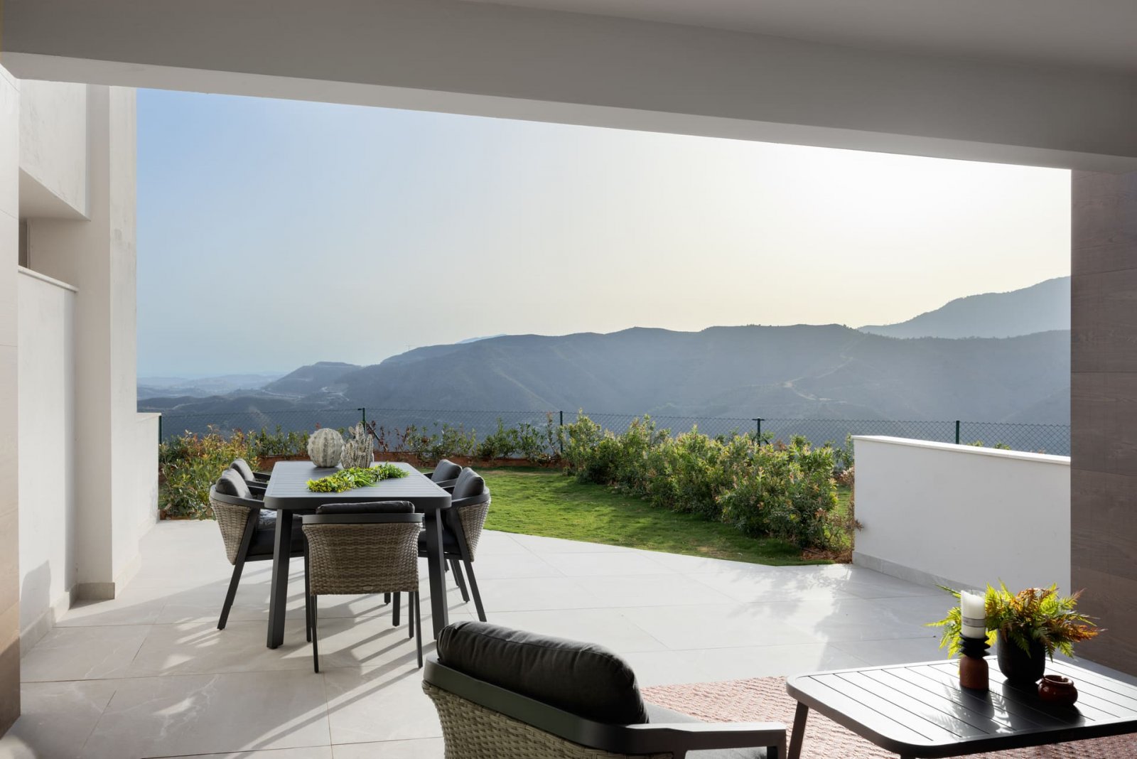 Elegantes Stadthaus mit Meerblick, Cerros del Lago