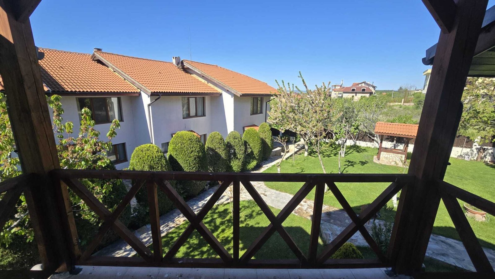 2-stöckiges Reihenhaus in Intsaraki, Sveti Vlas, Bulgarien