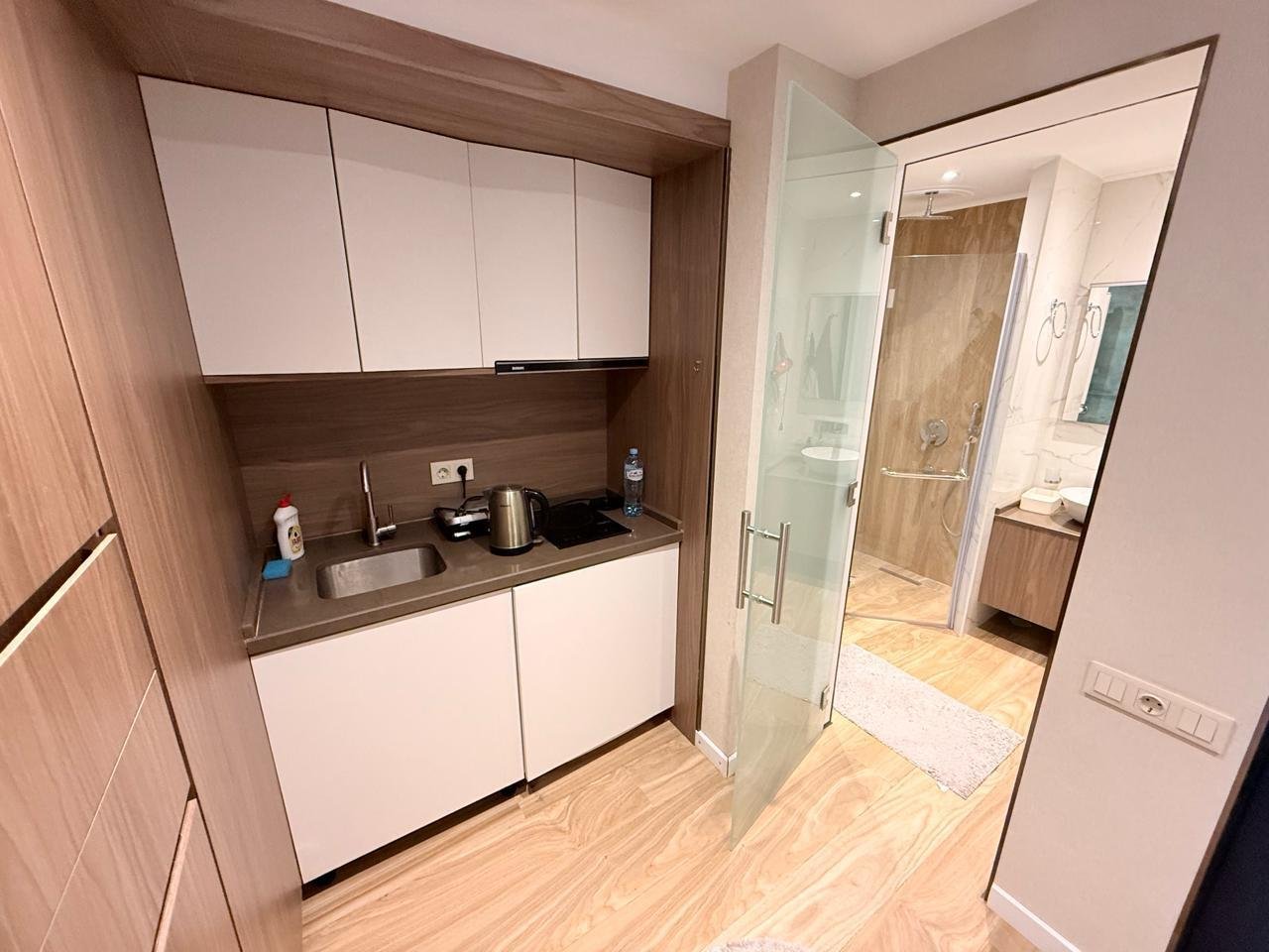 Modernes Studio auf einer hohen Etage mit direktem Meerblick – New Boulevard, Batumi, Georgien