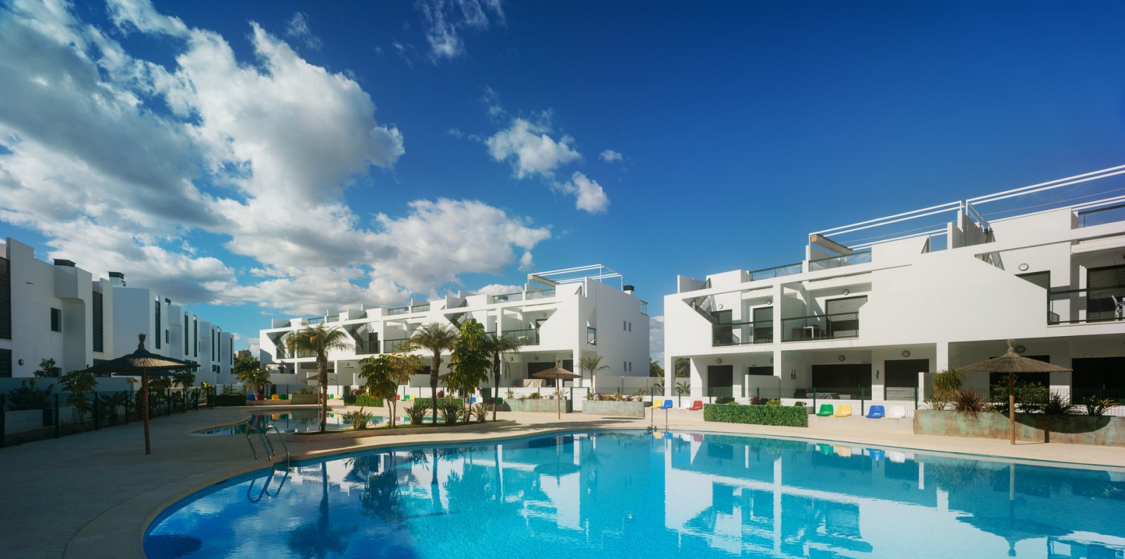 Modernes Apartment am Meer, Mil Palmeras, Spanien
