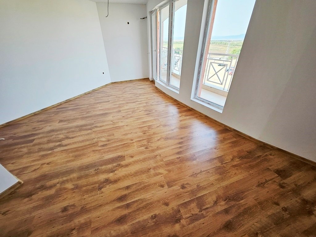 Geräumiges Studio ohne Möbel im Komplex Sunny Day 6, Tynkovo, Sonnenstrand, Bulgarien