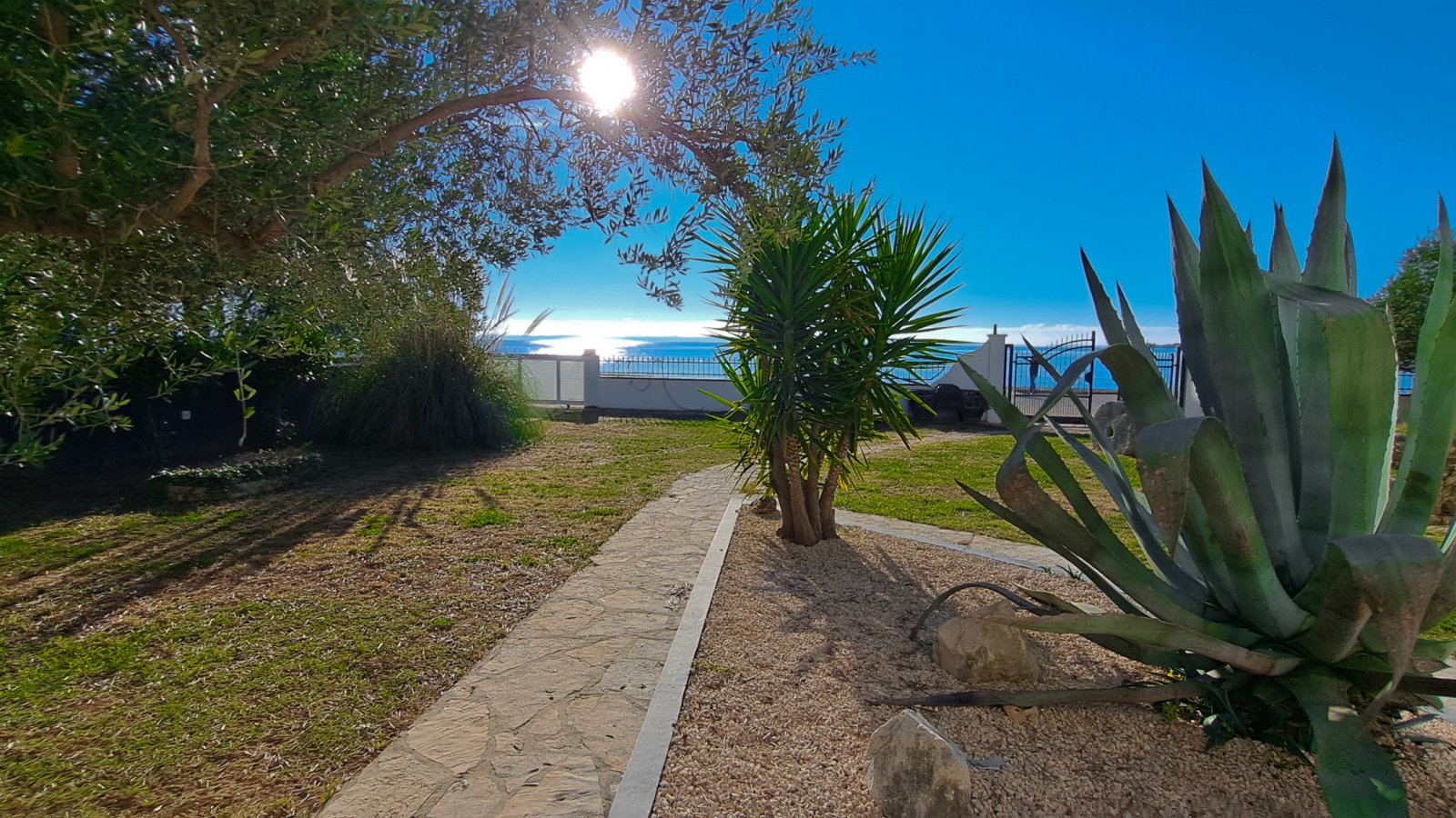 Zwei sonnige Apartments mit direktem Strandzugang und Garten auf der Insel Vir