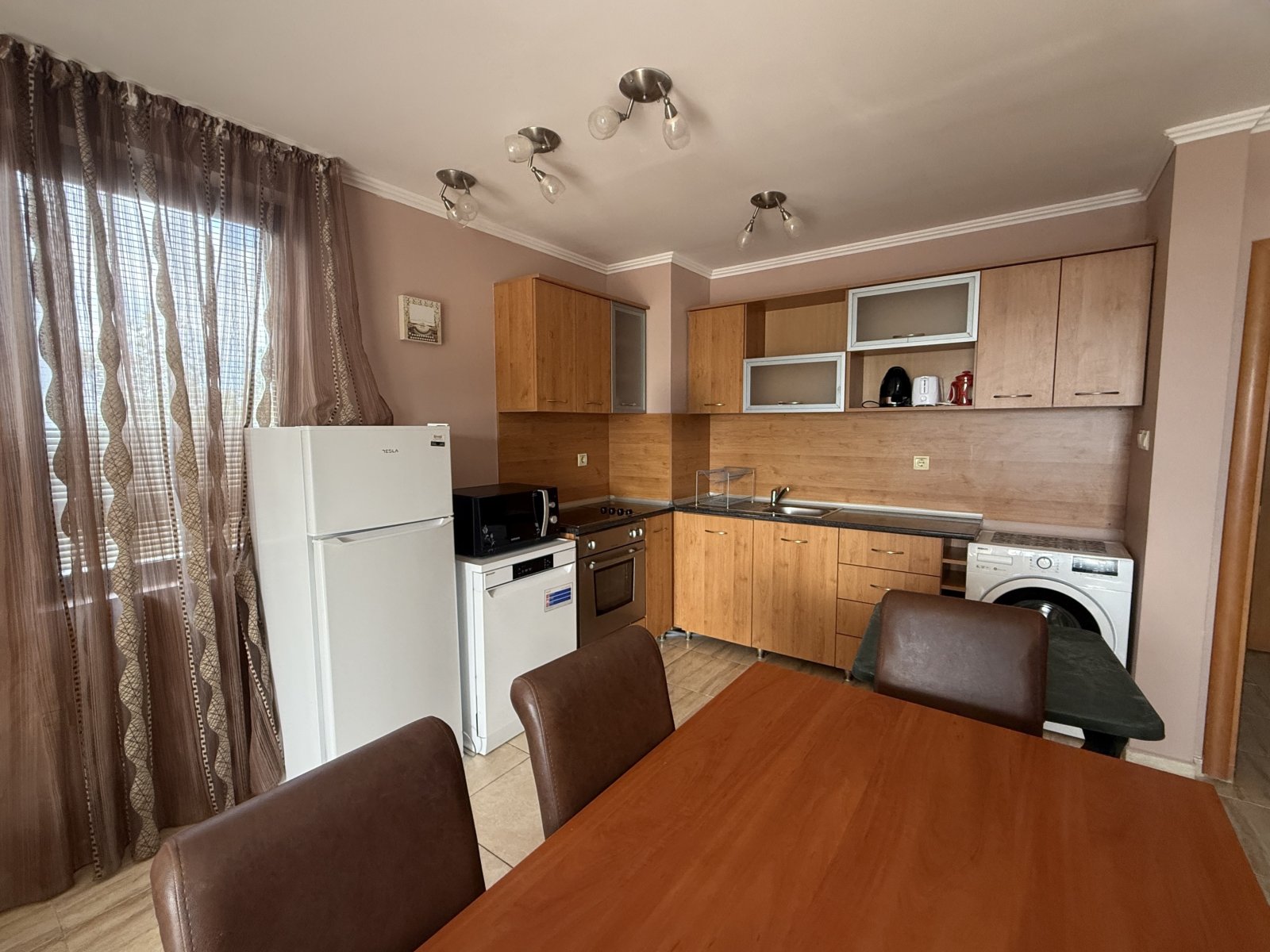 Sveti Vlas: Dreizimmerwohnung mit Meerblick im Komplex Vodenitsa, Sveti Vlas, Bulgarien Sveti Vlas: Dreizimmerwohnung mit Meerblick im Komplex Vodenitsa, Sveti Vlas, Bulgarien