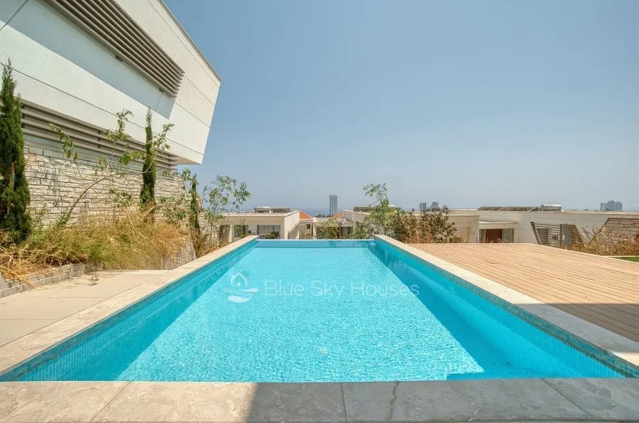 Mouttagiaka: Freistehende Villa in Mouttagiaka, Limassol 