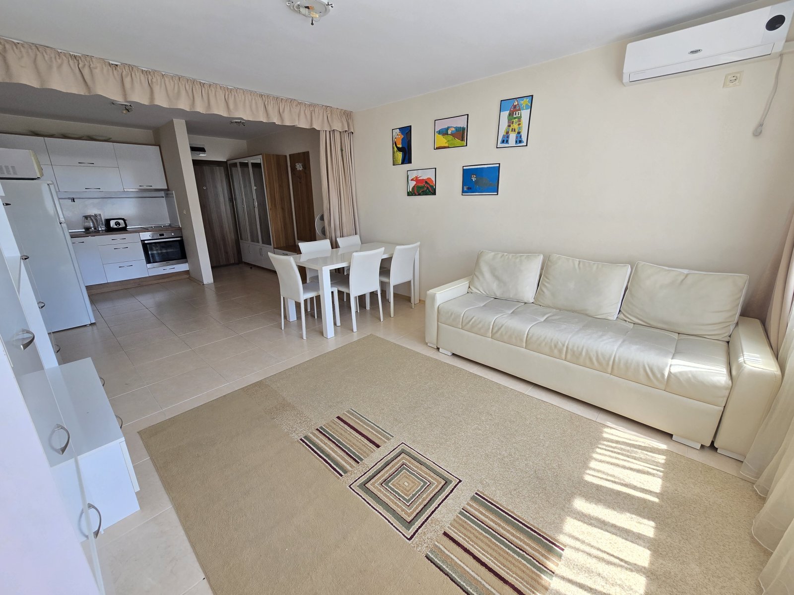 Zweizimmerwohnung mit Poolblick im Komplex Lifestyle in Rawda, Bulgarien