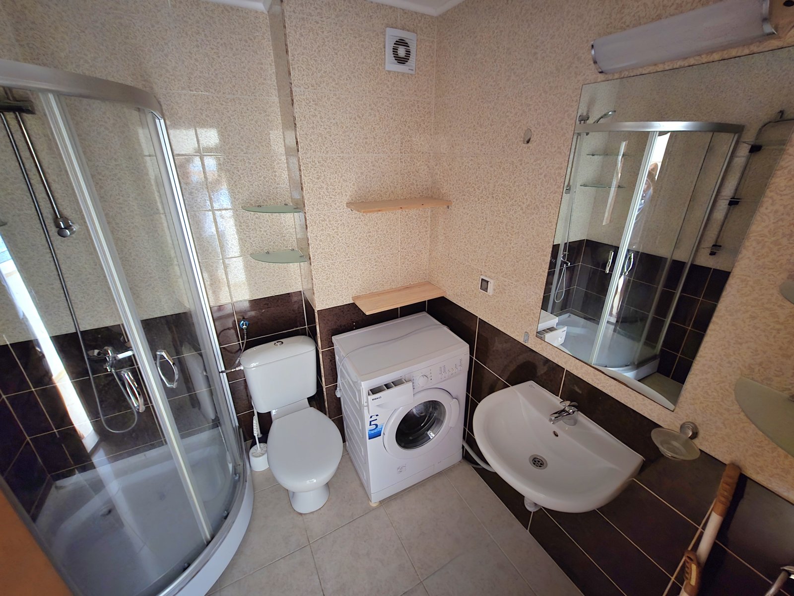 Zweizimmerwohnung mit Poolblick im Komplex Lifestyle in Rawda, Bulgarien