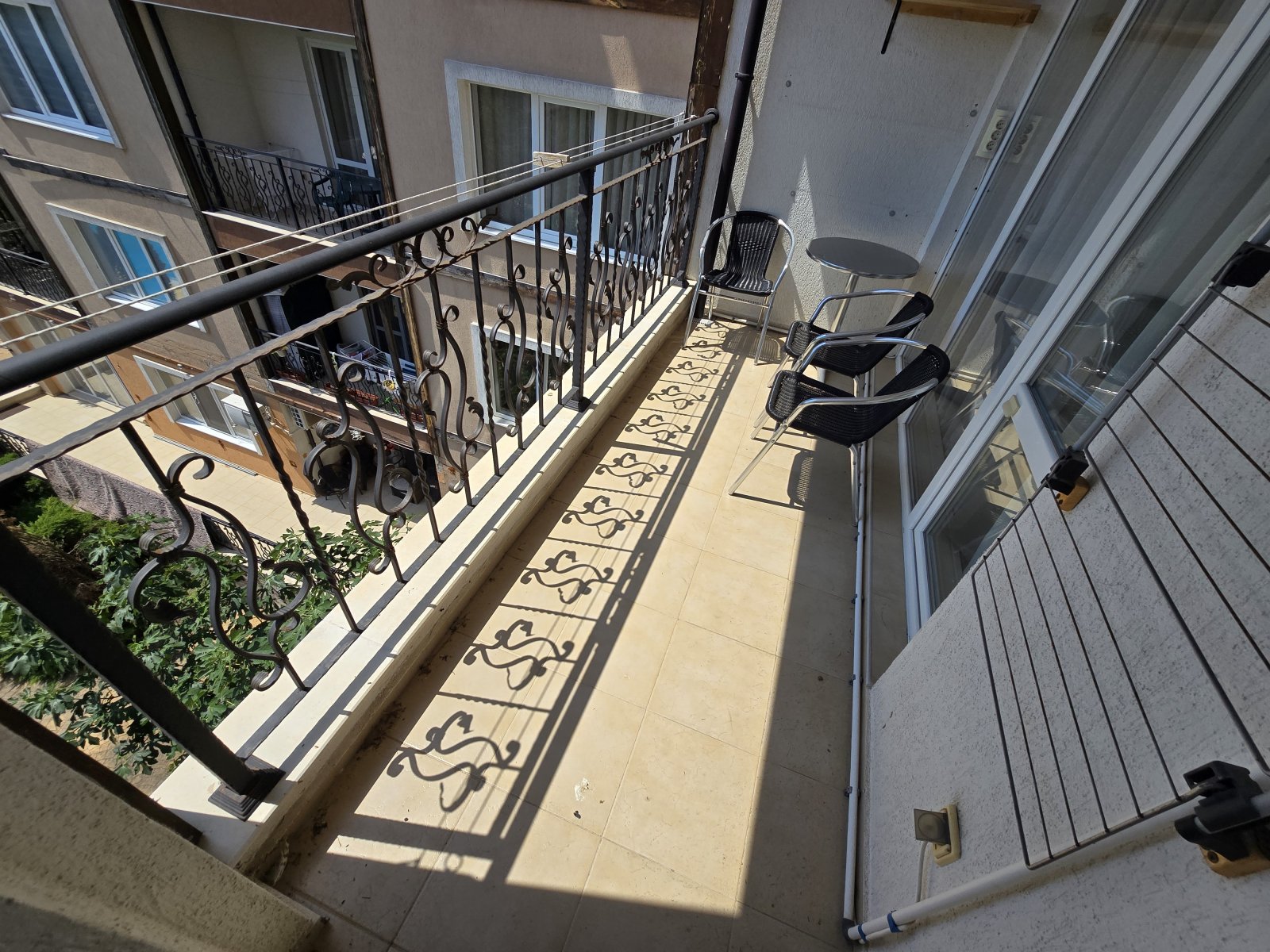 Zweizimmerwohnung mit Poolblick im Komplex Lifestyle in Rawda, Bulgarien