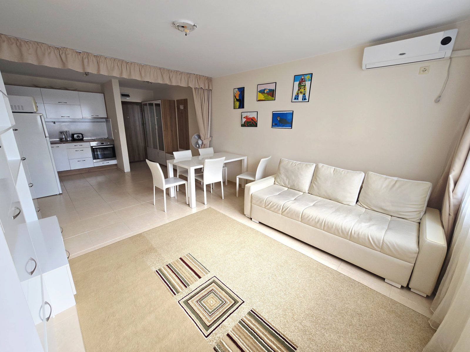 Zweizimmerwohnung mit Poolblick im Komplex Lifestyle in Rawda, Bulgarien
