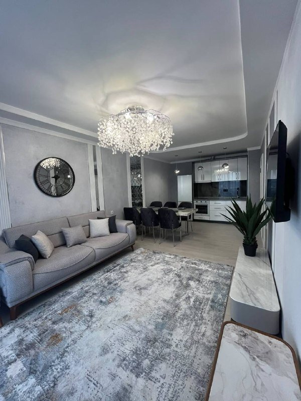 Moderne Zwei-Zimmer-Wohnung an der Allee der Helden – Batumi, Georgien – Panoramablick auf Meer, Berge und Stadt