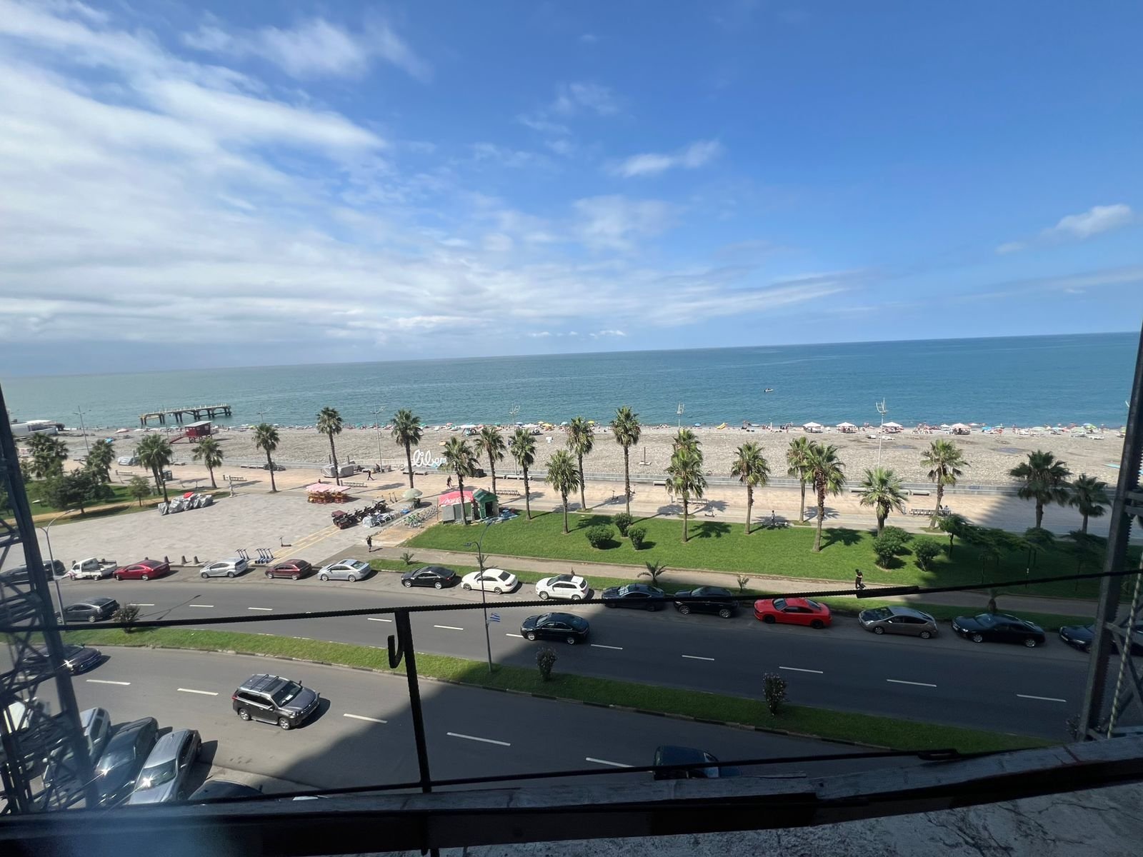 Premium-Eckwohnung – Batumi, Georgien – Panoramablick auf das Meer und zwei Balkone