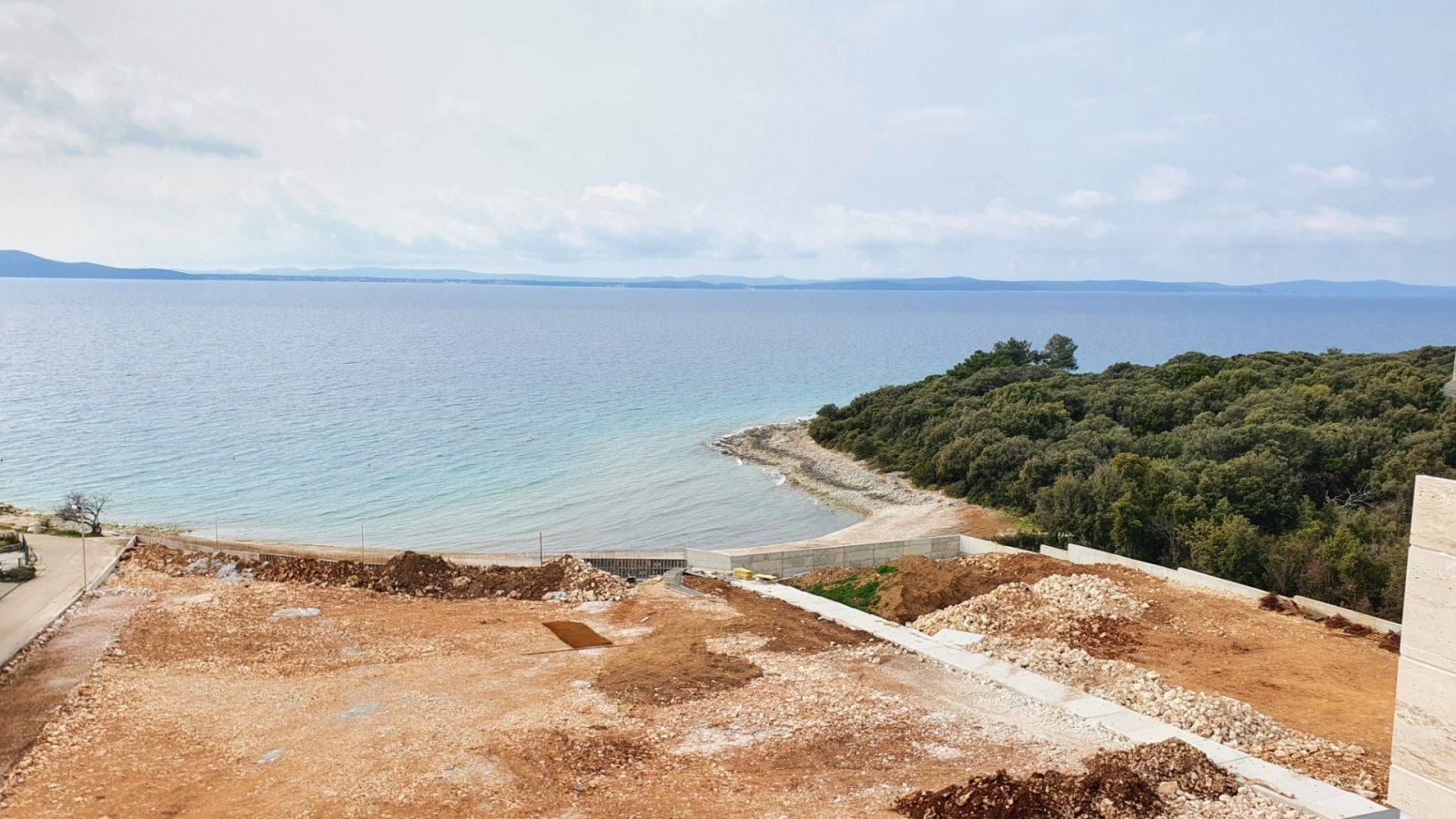 Attraktives Grundstück (750 m²) mit Meerblick, 50 m vom Strand entfernt, Kožino, Kroatien