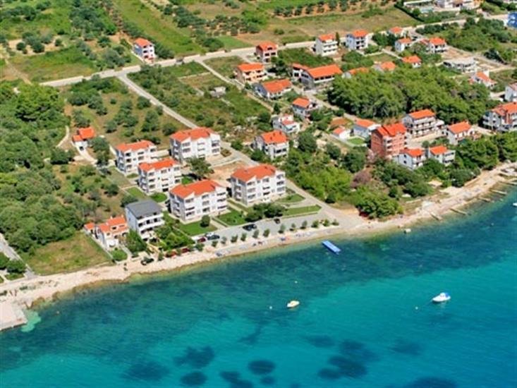 Attraktives Grundstück (750 m²) mit Meerblick, 50 m vom Strand entfernt, Kožino, Kroatien