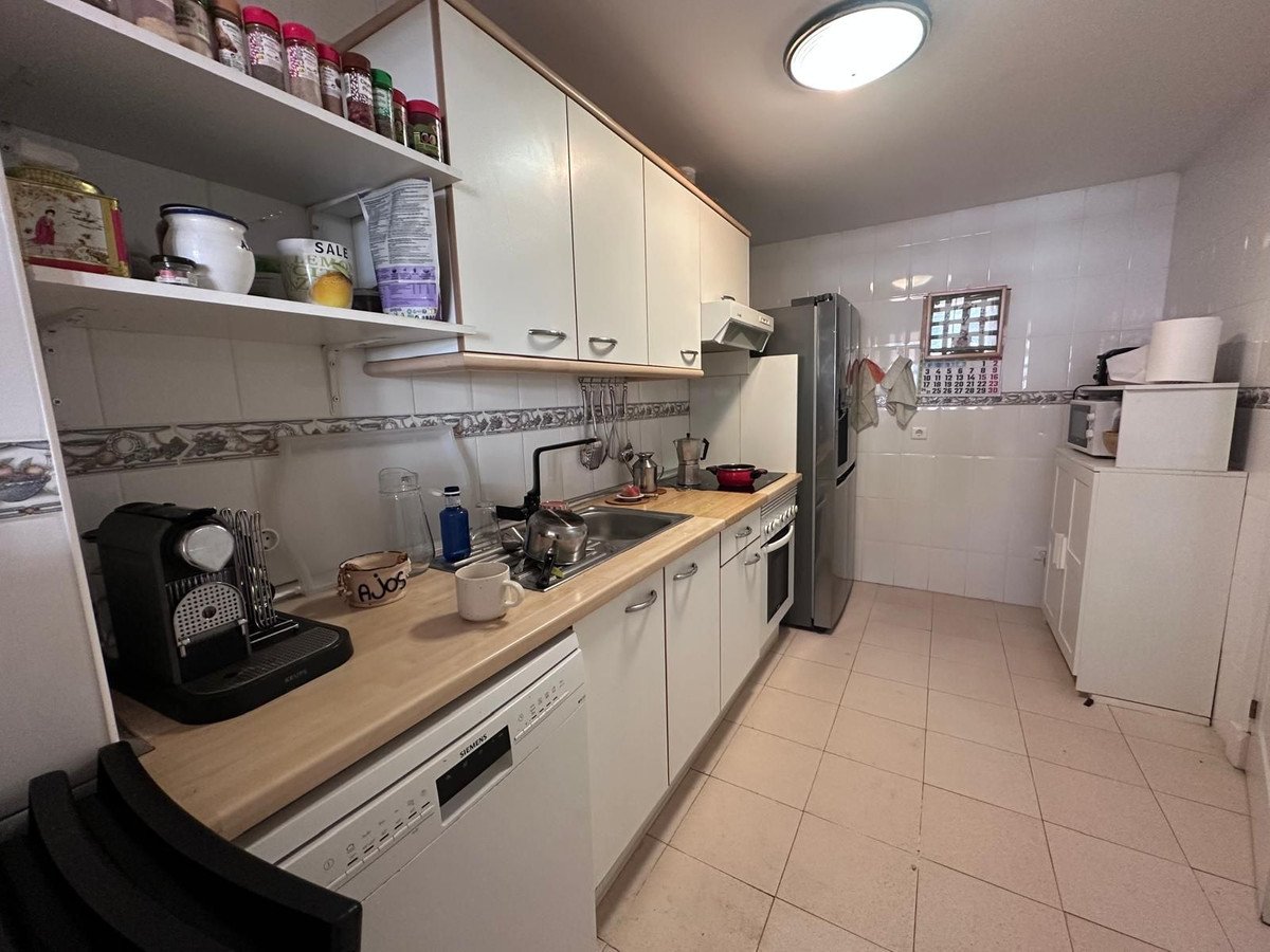 Helle Ferienwohnung mit Meerblick, Terrasse und Pool, Riviera del Sol, Spanien