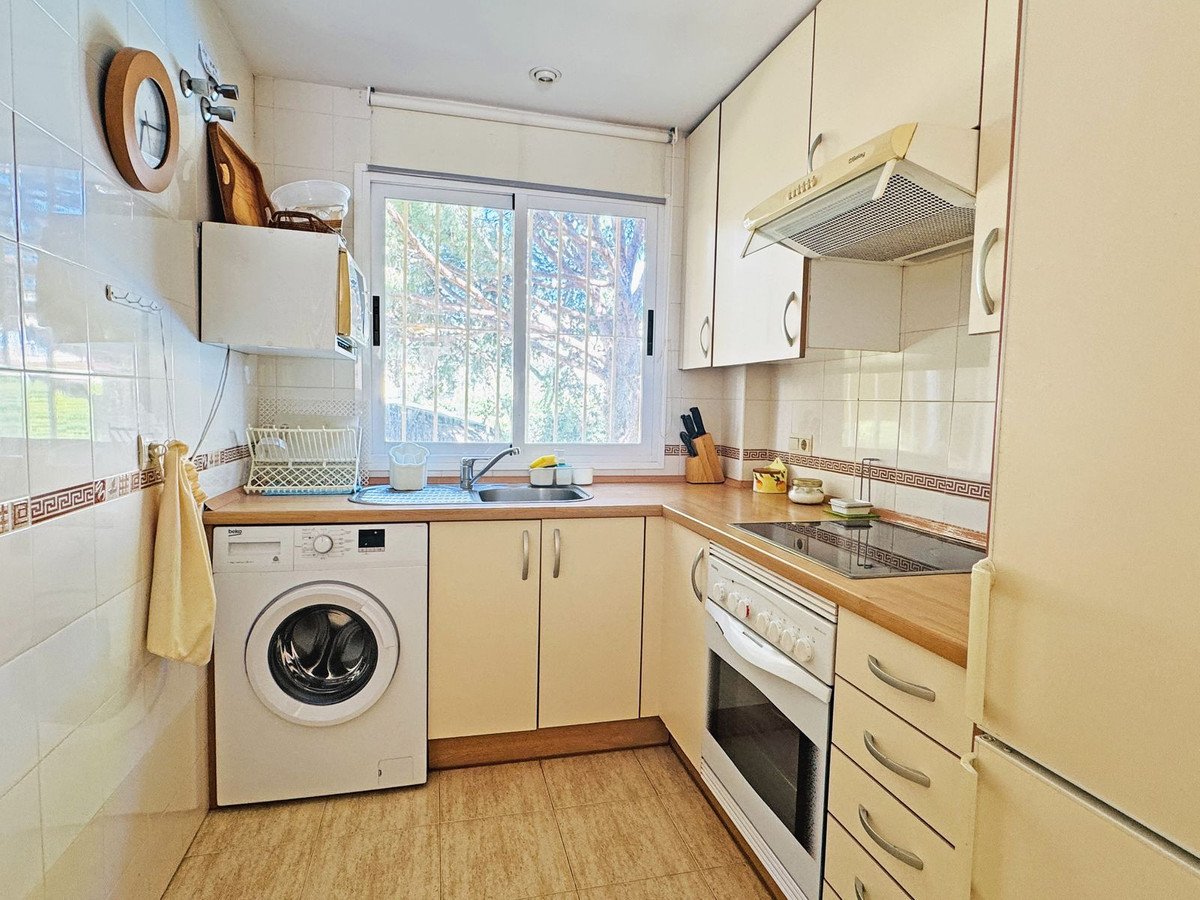 Helle Wohnung mit Meerblick, 21 m² Terrasse und Swimmingpool, Calahonda, Spanien