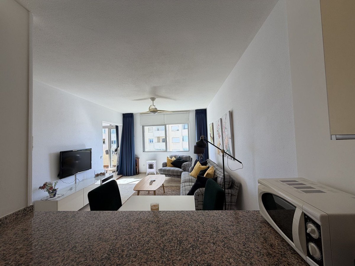 Apartment mit Meer- und Yachthafenblick in der Residenz Puerto Paraíso, Estepona, Spanien