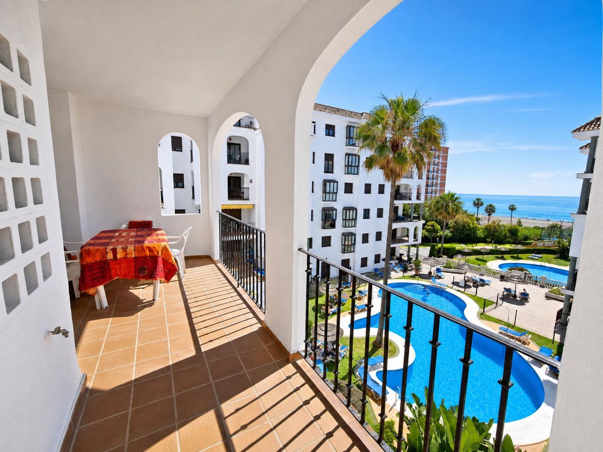 Ferienwohnung mit touristischer Lizenz und Panoramablick aufs Meer am Yachthafen, Manilva, Spanien
