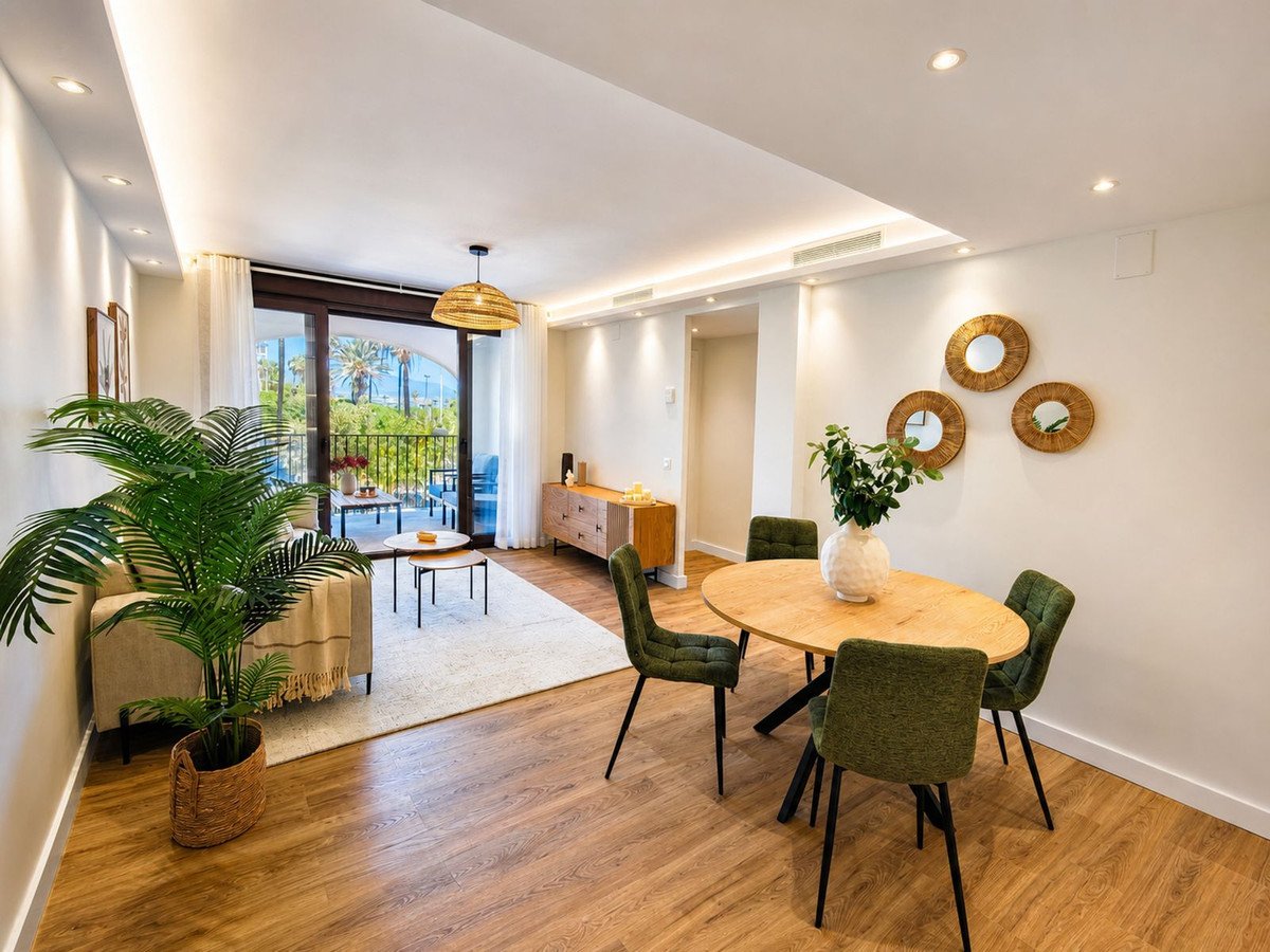 Renovierte Ferienwohnung mit touristischer Lizenz im Herzen des Hafens von Duquesa, Manilva, Spanien