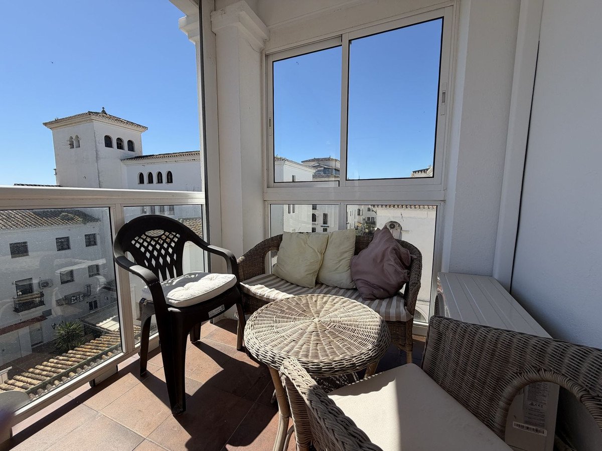 Gemütliche, renovierte Dachgeschosswohnung am Yachthafen mit Meerblick, Manilva, Spanien