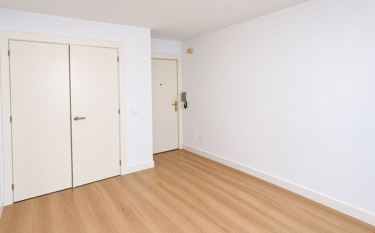 Renovierte Wohnung im 12. Stock mit Blick auf das Meer, Gibraltar und Afrika, San Roque, Spanien