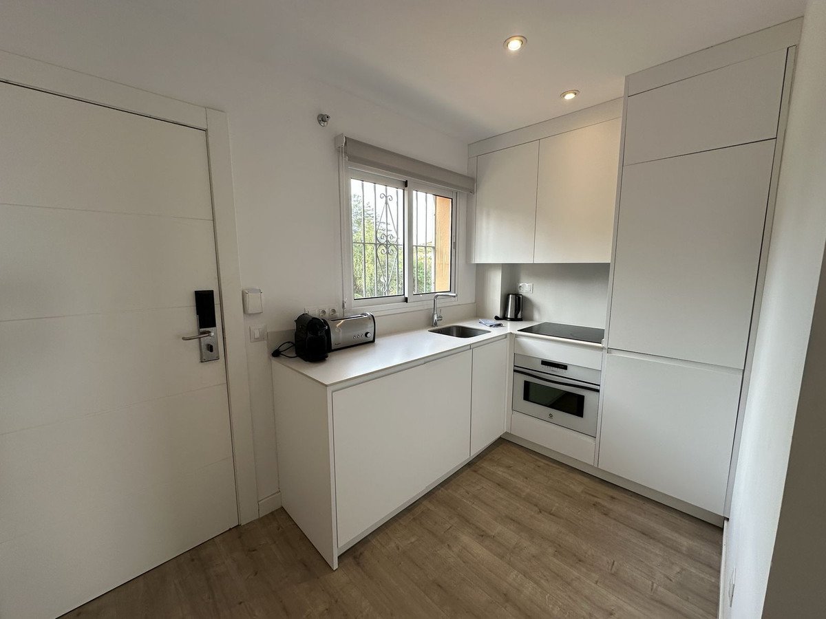 Renovierte Maisonette-Wohnung in einem Strandresort mit Meerblick, Mijas, Spanien