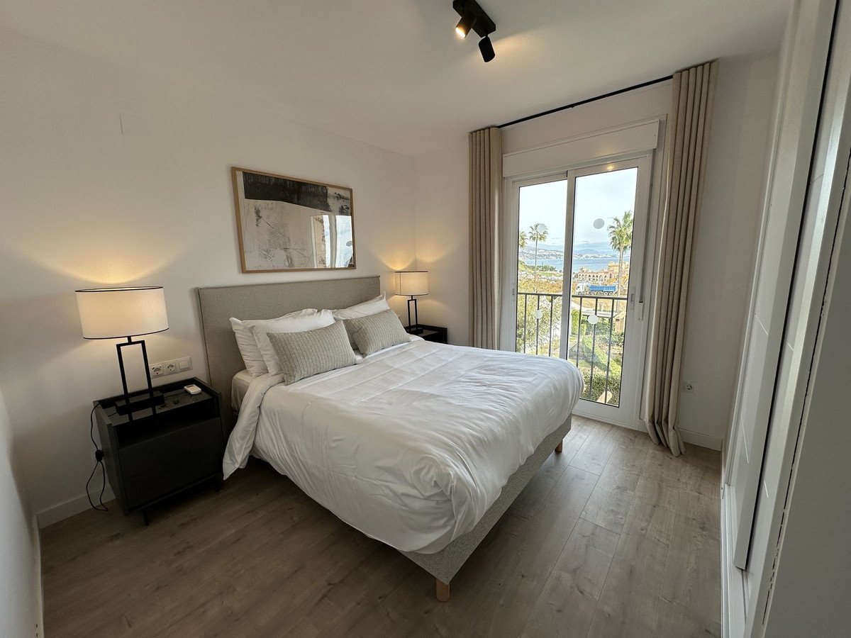 Renovierte Maisonette-Wohnung in einem Strandresort mit Meerblick, Mijas, Spanien