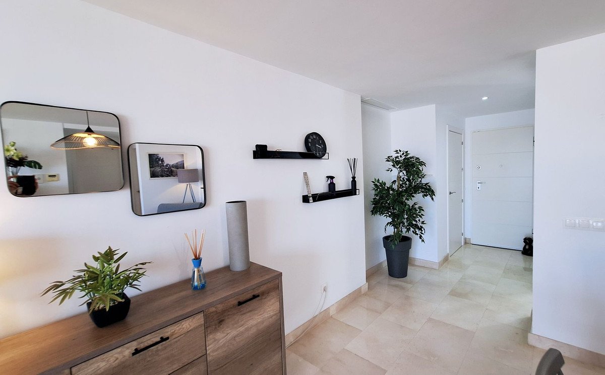 Modernes Apartment (107 m²) zwischen Golfplatz und Strand mit Terrasse und Meerblick, Casares, Spanien