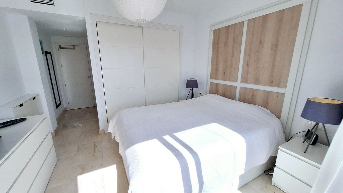 Modernes Apartment (107 m²) zwischen Golfplatz und Strand mit Terrasse und Meerblick, Casares, Spanien