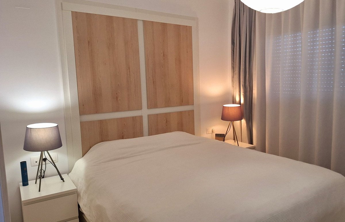 Modernes Apartment (107 m²) zwischen Golfplatz und Strand mit Terrasse und Meerblick, Casares, Spanien