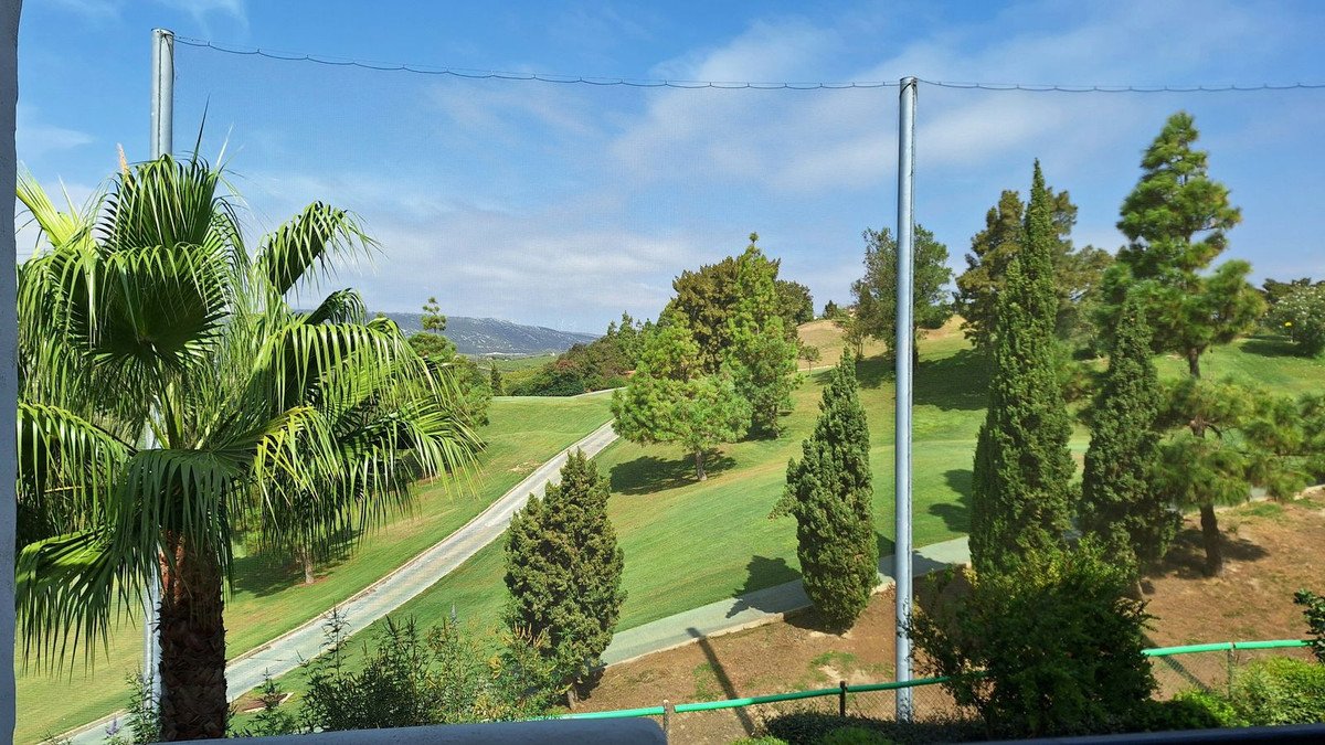 Modernes Apartment (107 m²) zwischen Golfplatz und Strand mit Terrasse und Meerblick, Casares, Spanien