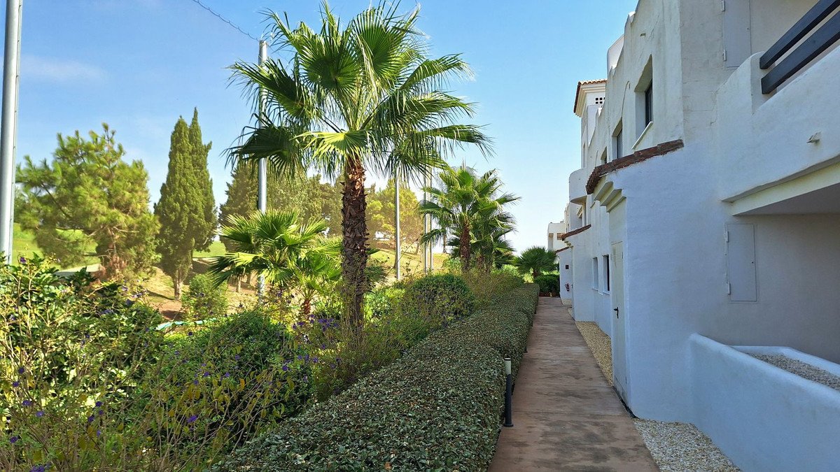 Modernes Apartment (107 m²) zwischen Golfplatz und Strand mit Terrasse und Meerblick, Casares, Spanien
