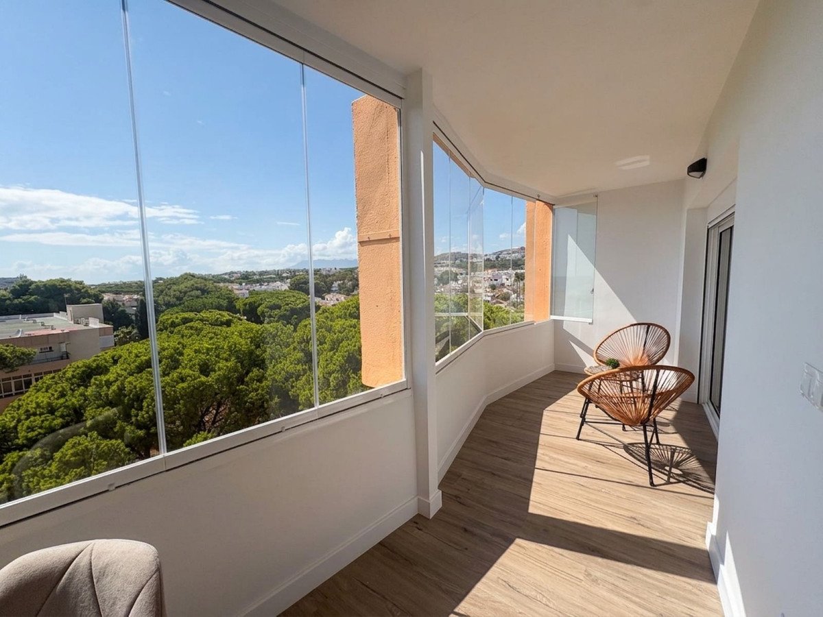 Renoviertes Penthouse mit freiem Meerblick, Mijas, Spanien
