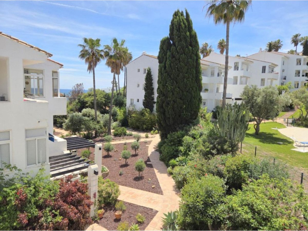 Drei-Zimmer-Wohnung mit 20 m² Terrasse in der Nähe von Duquesa Marina, Manilva, Spanien