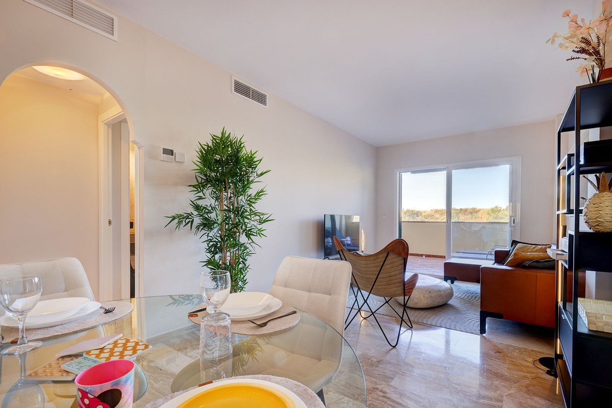Anlageapartment mit touristischer Lizenz, Gartenterrasse und Garage, Mijas, Spanien
