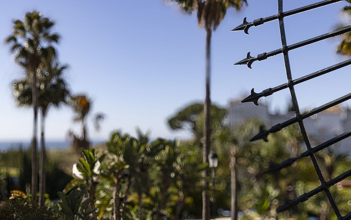 Anlageapartment mit touristischer Lizenz, Gartenterrasse und Garage, Mijas, Spanien