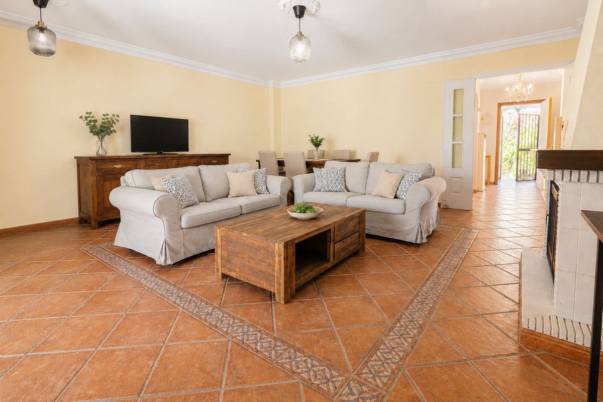 Reihenhaus mit privatem Pool und Meerblick, San Roque, Spanien