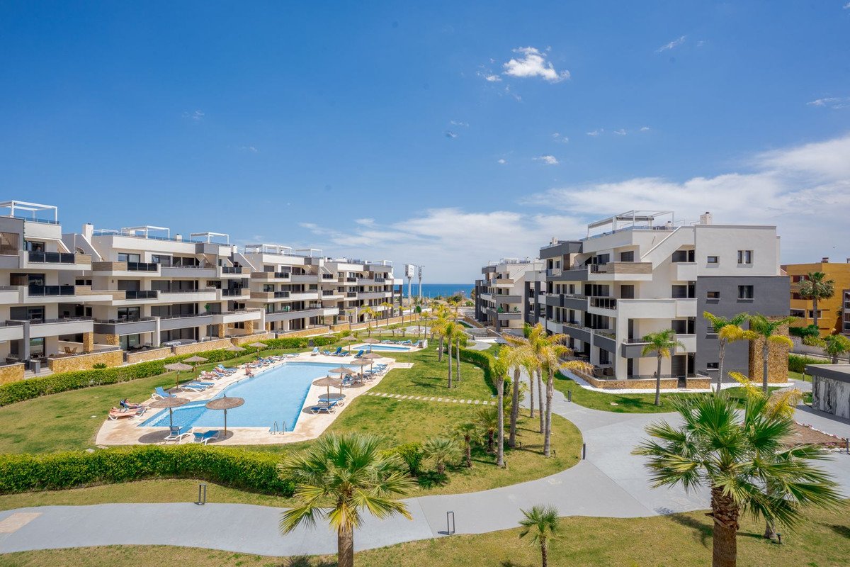 Modernes Apartment aus dem Jahr 2023 mit Meerblick, Fitnessraum und Garage, Orihuela Costa, Spanien