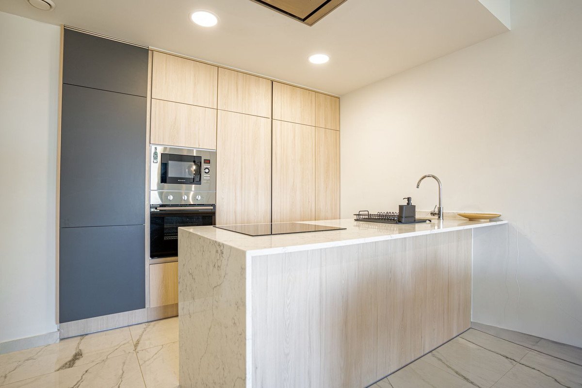 Modernes Apartment aus dem Jahr 2023 mit Meerblick, Fitnessraum und Garage, Orihuela Costa, Spanien