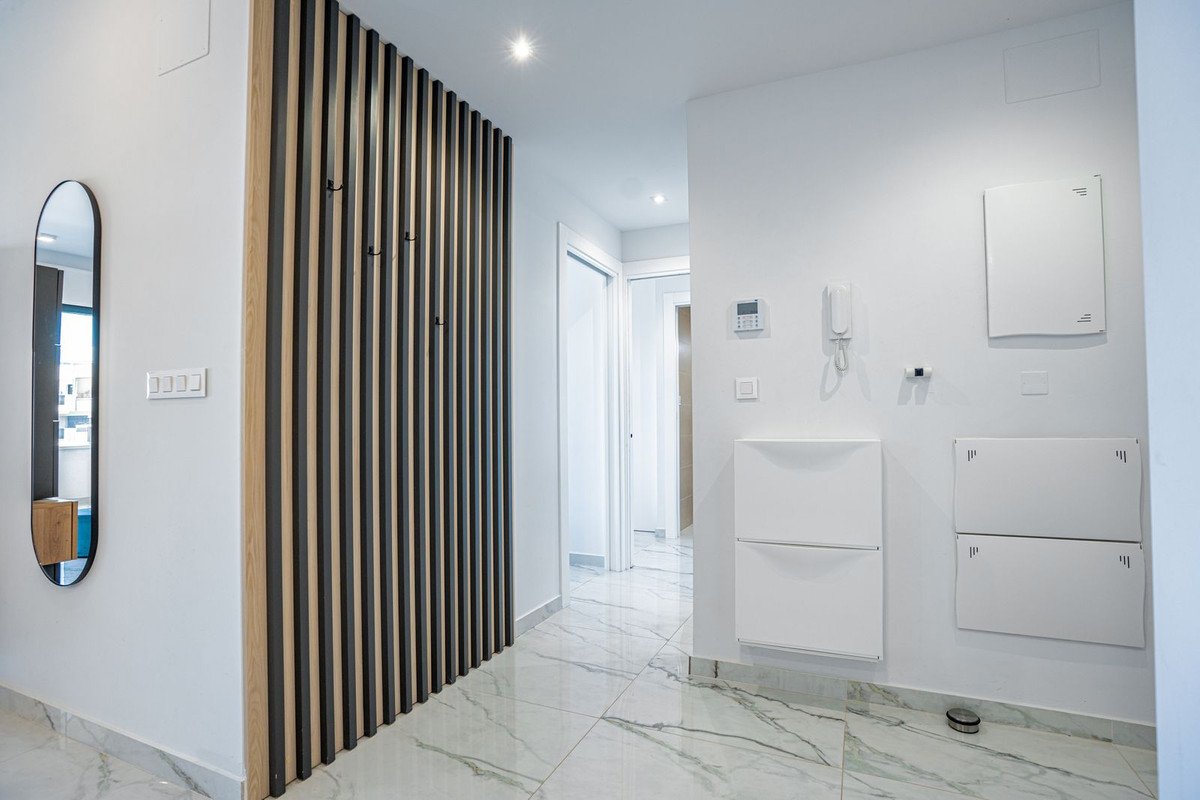Modernes Apartment aus dem Jahr 2023 mit Meerblick, Fitnessraum und Garage, Orihuela Costa, Spanien