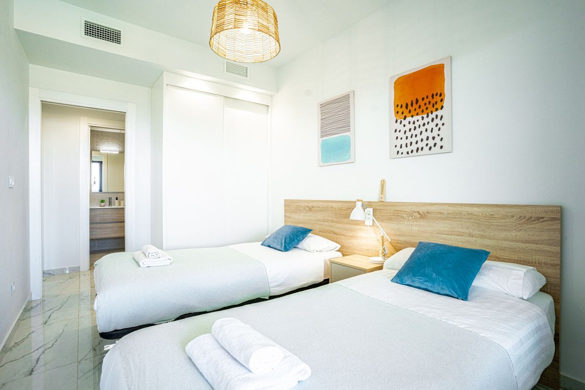 Modernes Apartment aus dem Jahr 2023 mit Meerblick, Fitnessraum und Garage, Orihuela Costa, Spanien
