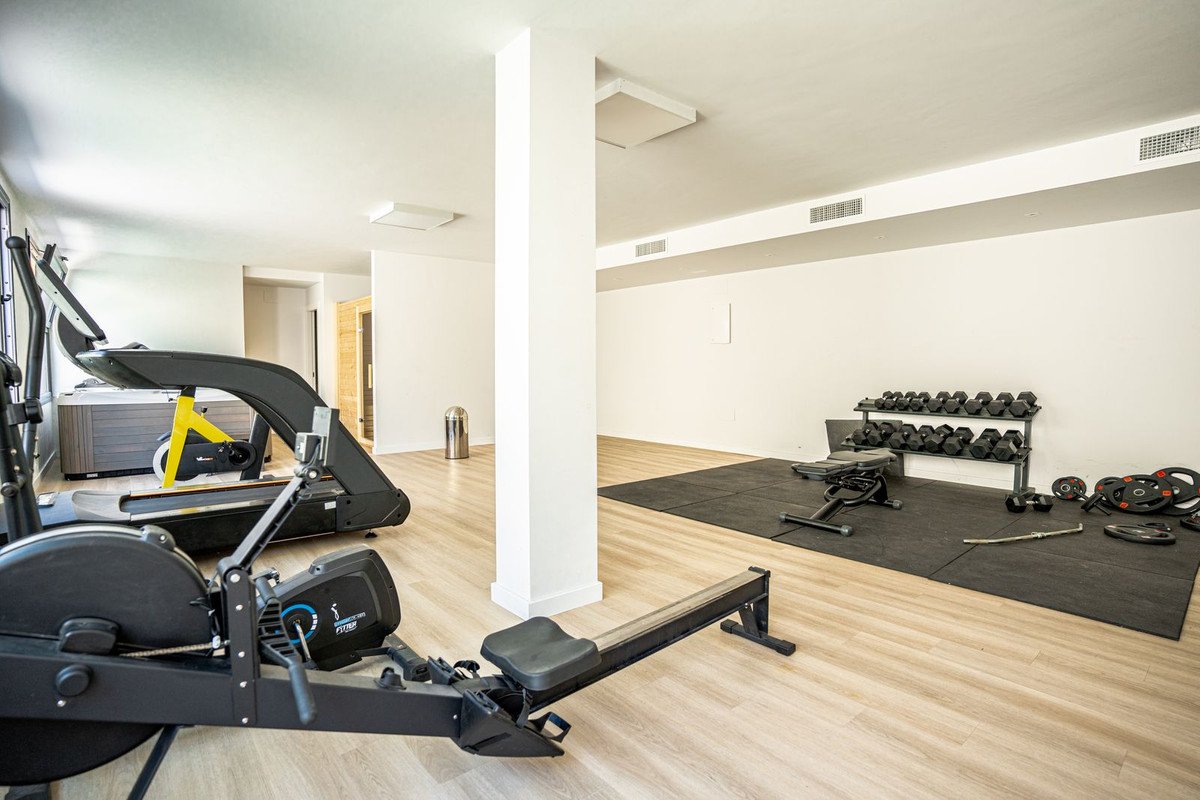 Modernes Apartment aus dem Jahr 2023 mit Meerblick, Fitnessraum und Garage, Orihuela Costa, Spanien