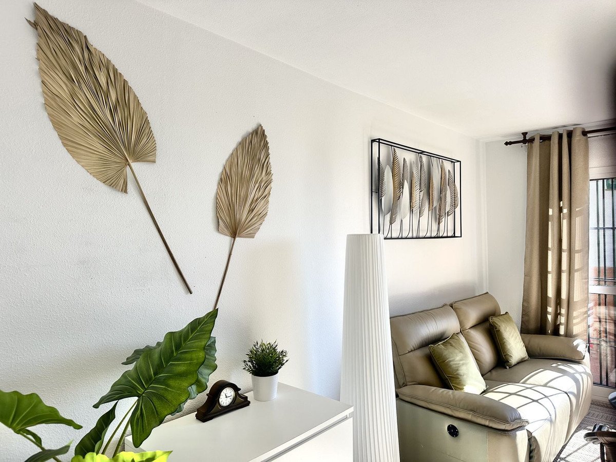 Anlageobjekt: Maisonette-Wohnung mit touristischer Lizenz, 100 m vom Strand entfernt und mit Meerblick, Mijas, Spanien